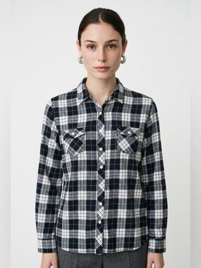 ✌️4 for $20✌️ Weatherproof flannel shirt